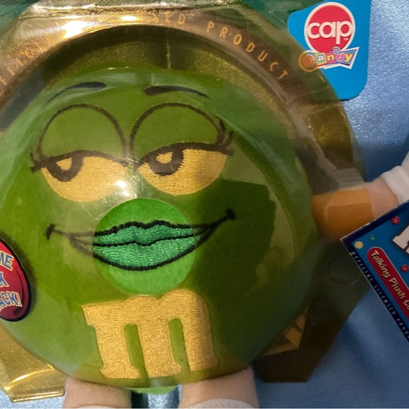 M&M Characters with Attitude Green M&M - Picture 2 of 4